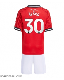 Billige Fotballdrakt Manchester United Benjamin Sesko #30 Replika Hjemmedraktsett Barn 2025-26 Kortermet (med bukser)